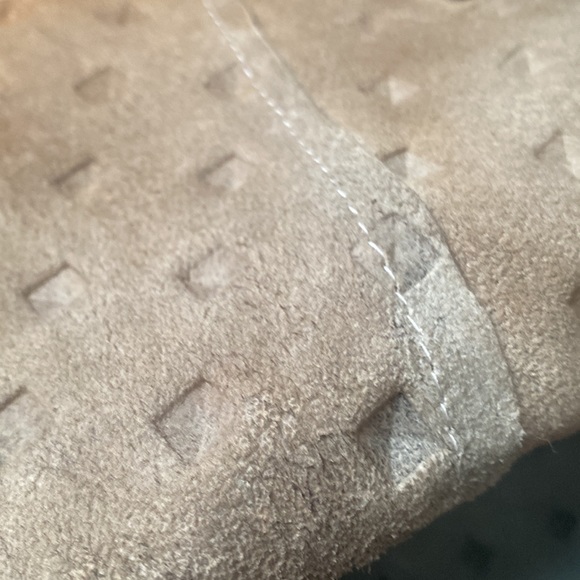 🎉HP🎉 Streets Ahead Charlotte Pyramid Stud Gray Leather Tote - Picture 14 of 15